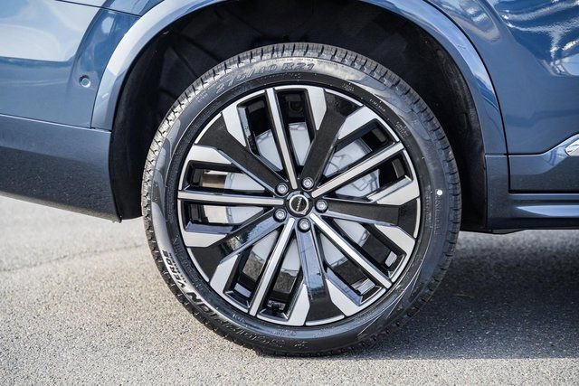 New 2026 Volvo XC90 B6 Ultra w/ Protection Package image 18