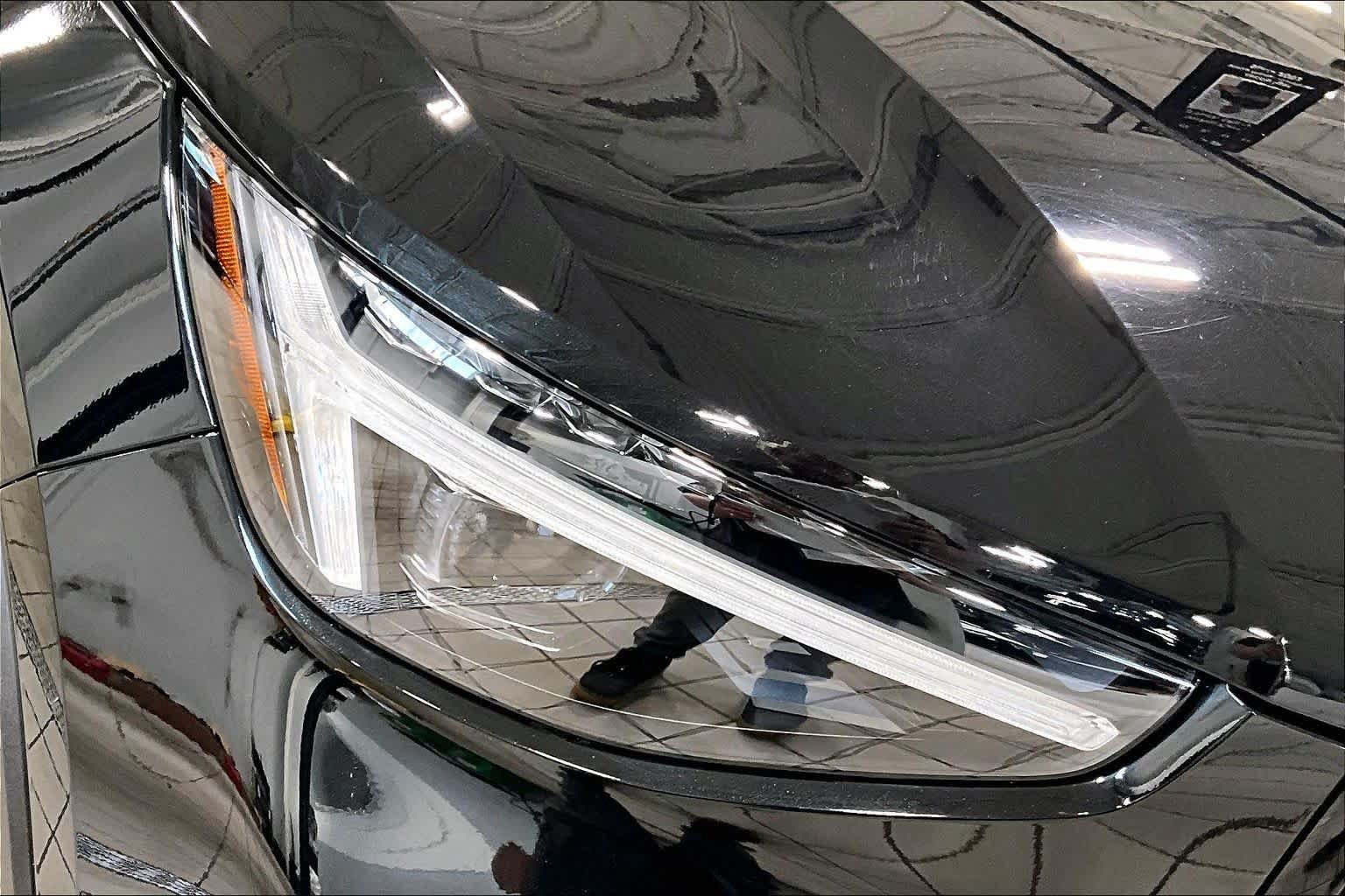Used 2024 Volvo XC40 B5 Plus w/ Protection Package Premier AWD/4WD image 26