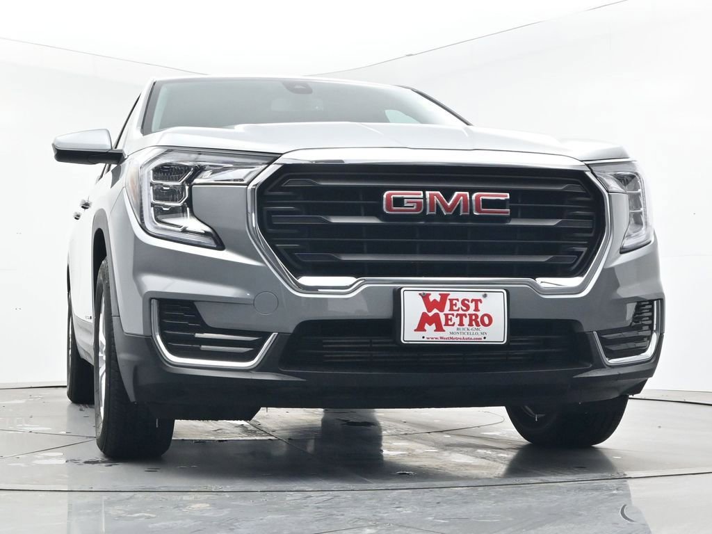 Used 2024 GMC Terrain SLE image 29