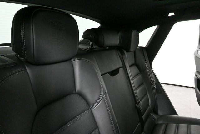 New 2026 Porsche Macan image 24