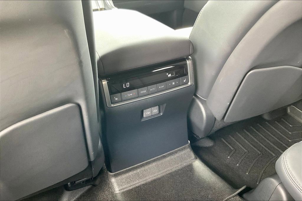 Used 2025 Lexus GX 550 w/ Cold Area Package image 10