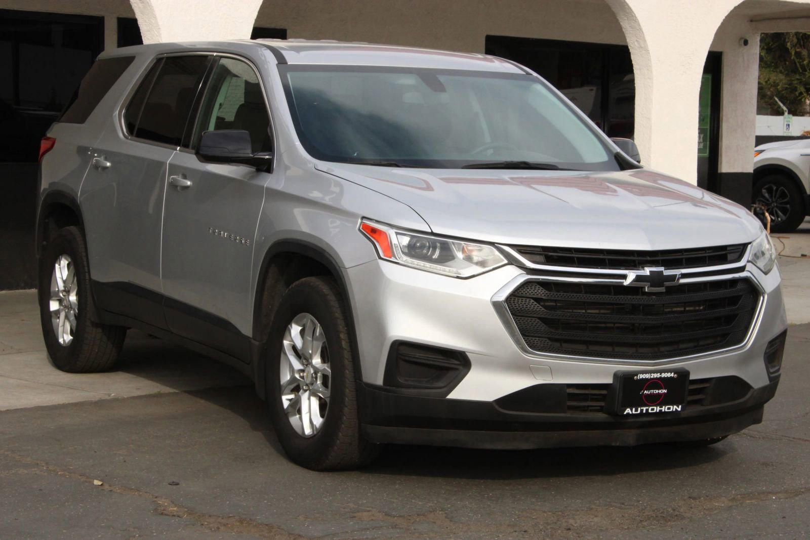 Used 2018 Chevrolet Traverse LS w/ LPO, Cargo Package image 2