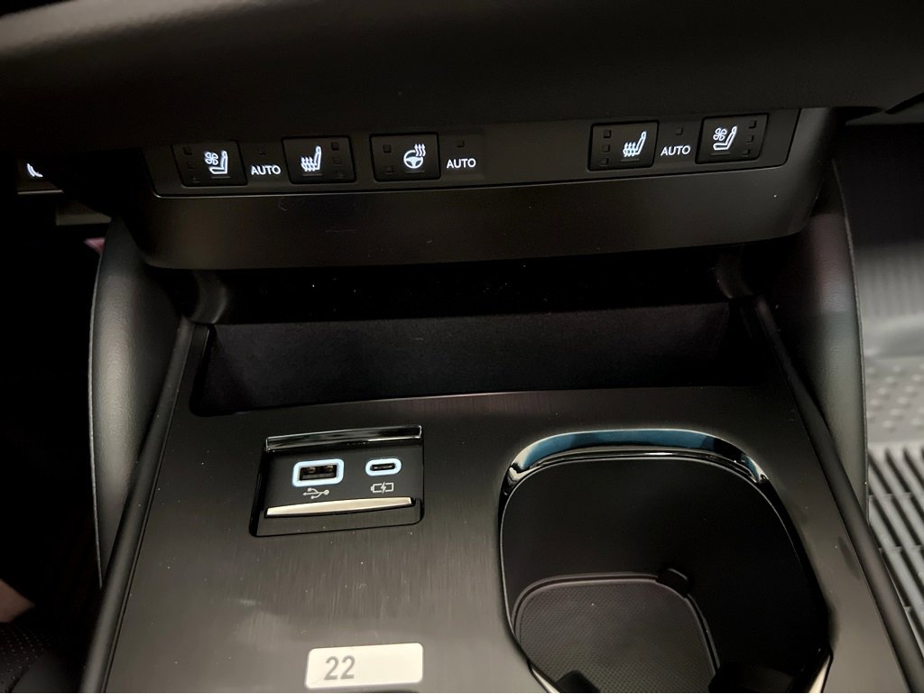 New 2025 Lexus ES 350 w/ Premium Package image 17