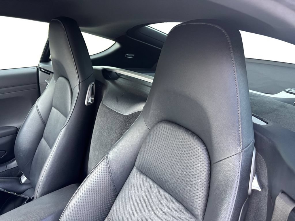 Used 2019 Porsche 718 Cayman RWD image 13