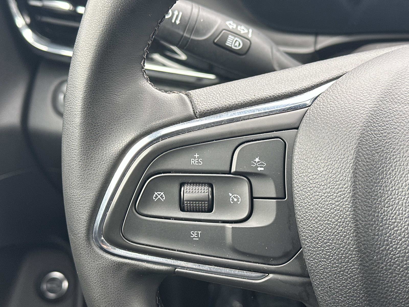 Certified 2025 Buick Envista Sport Touring w/ Experience Buick Package image 21