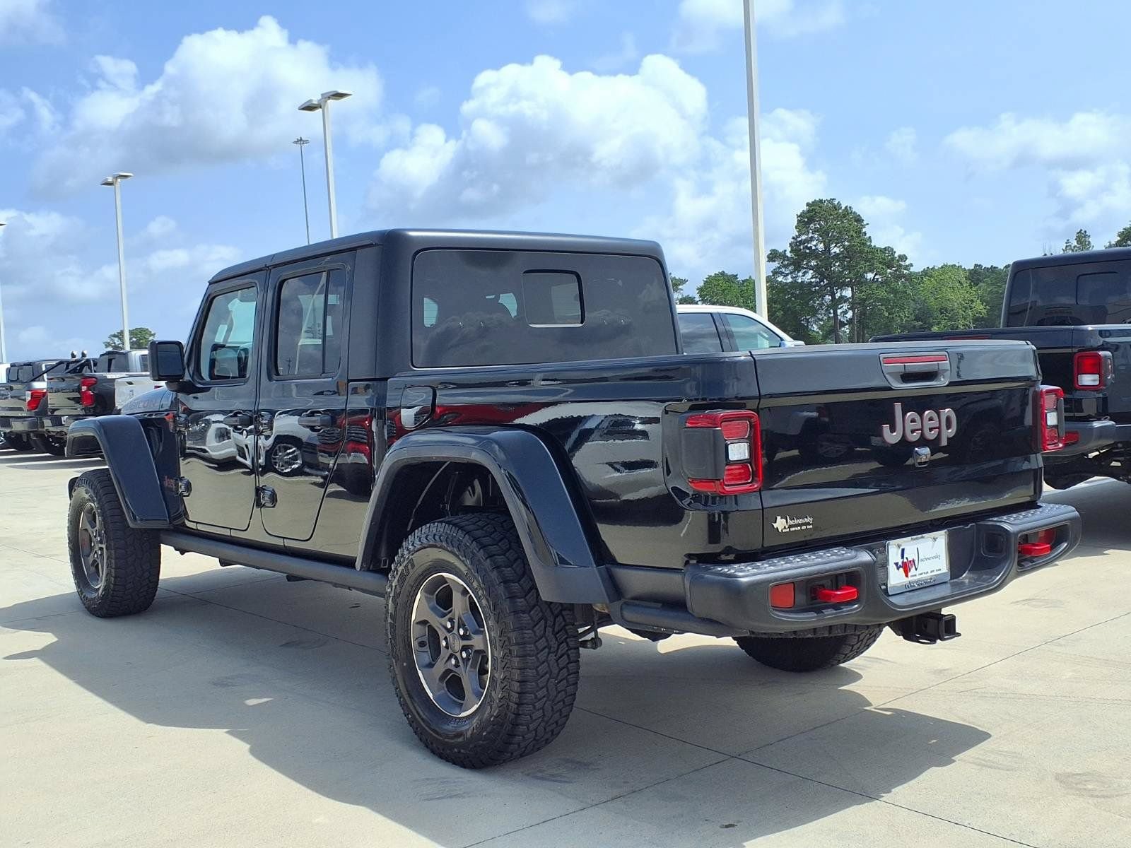 Used 2020 Jeep Gladiator Rubicon AWD/4WD image 2