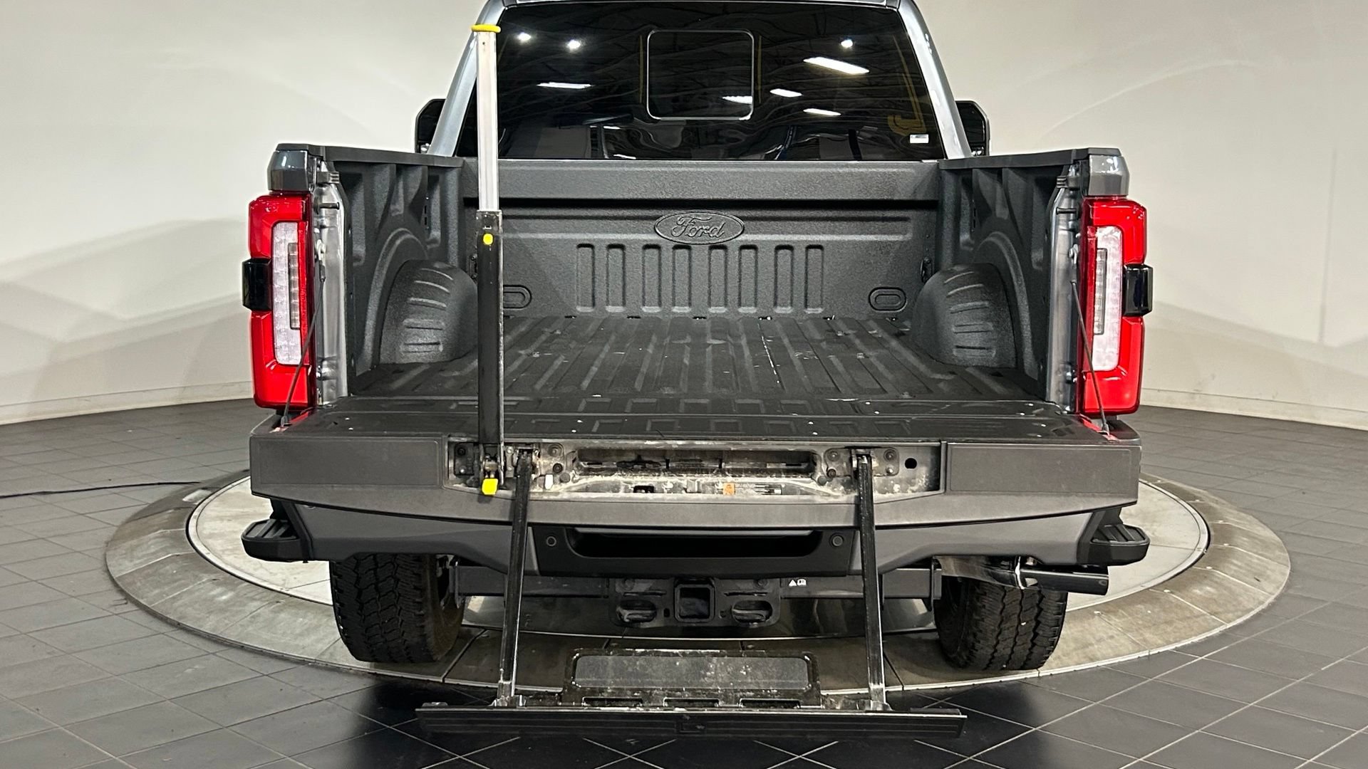 Used 2026 Ford F250 Platinum w/ FX4 Off-Road Package AWD/4WD image 42