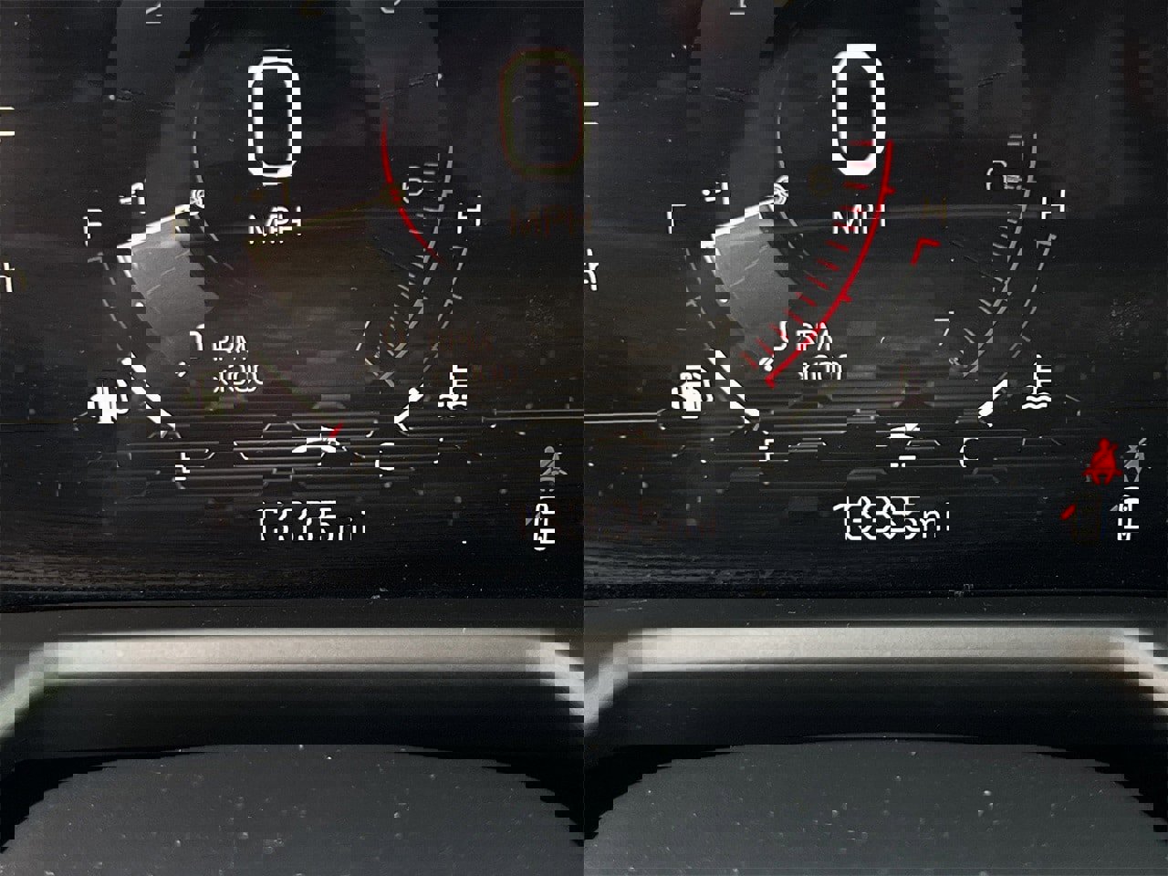 Used 2025 GMC Acadia Elevation image 12