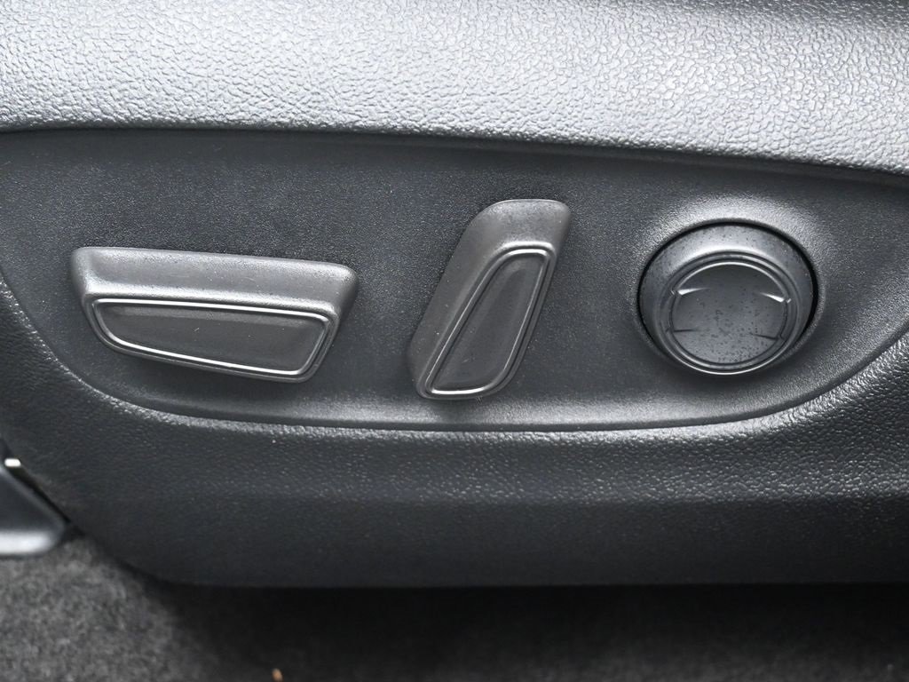 Certified 2023 Toyota Highlander XSE image 10