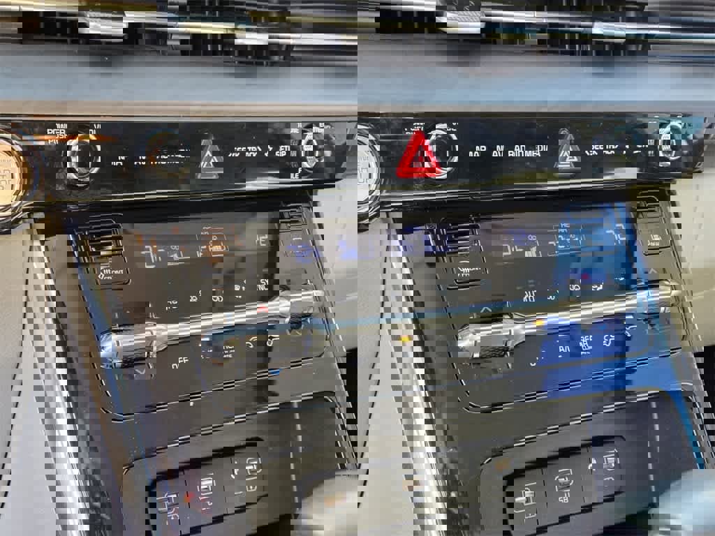 Used 2022 Kia Carnival SX image 23