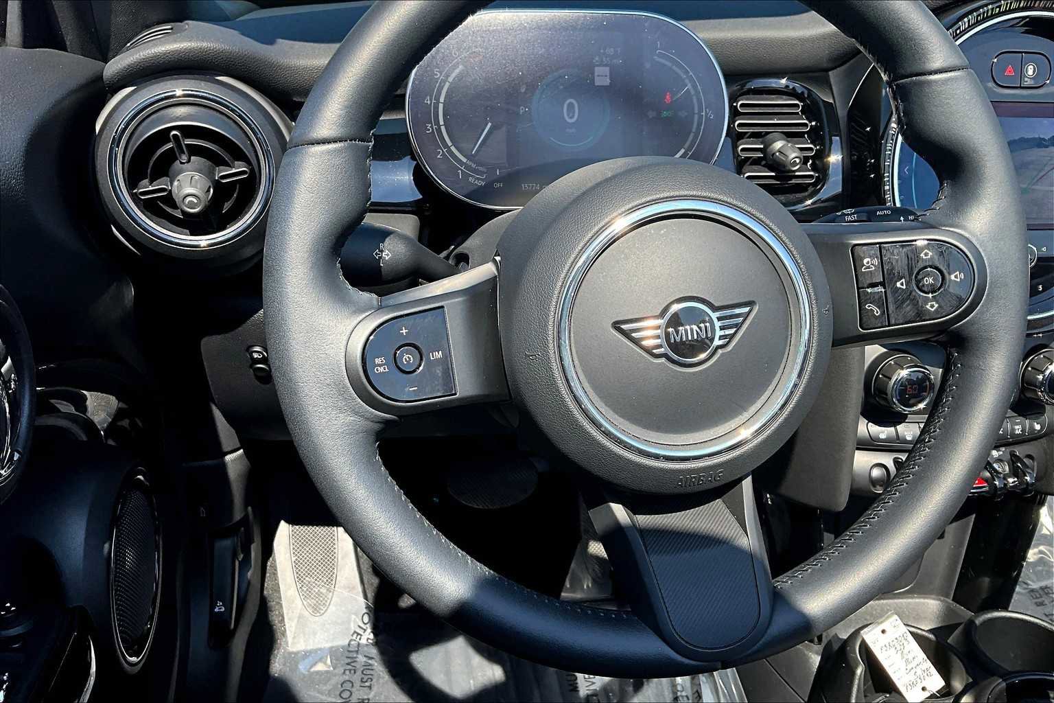 Used 2023 MINI Cooper Cooper image 41