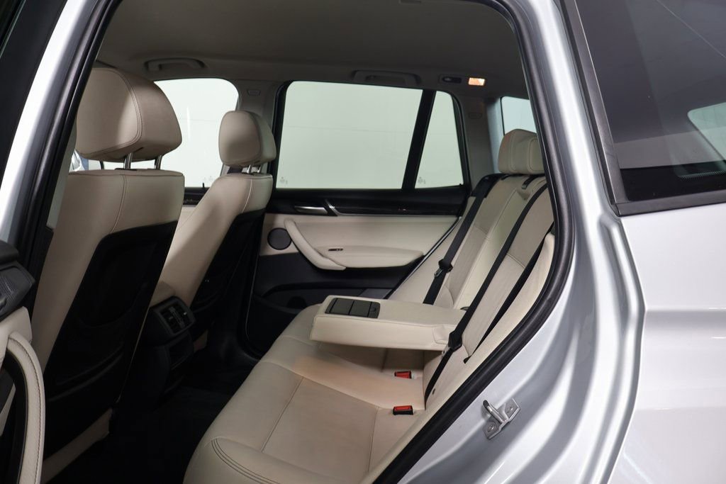 Used 2017 BMW X3 sDrive28i RWD image 11