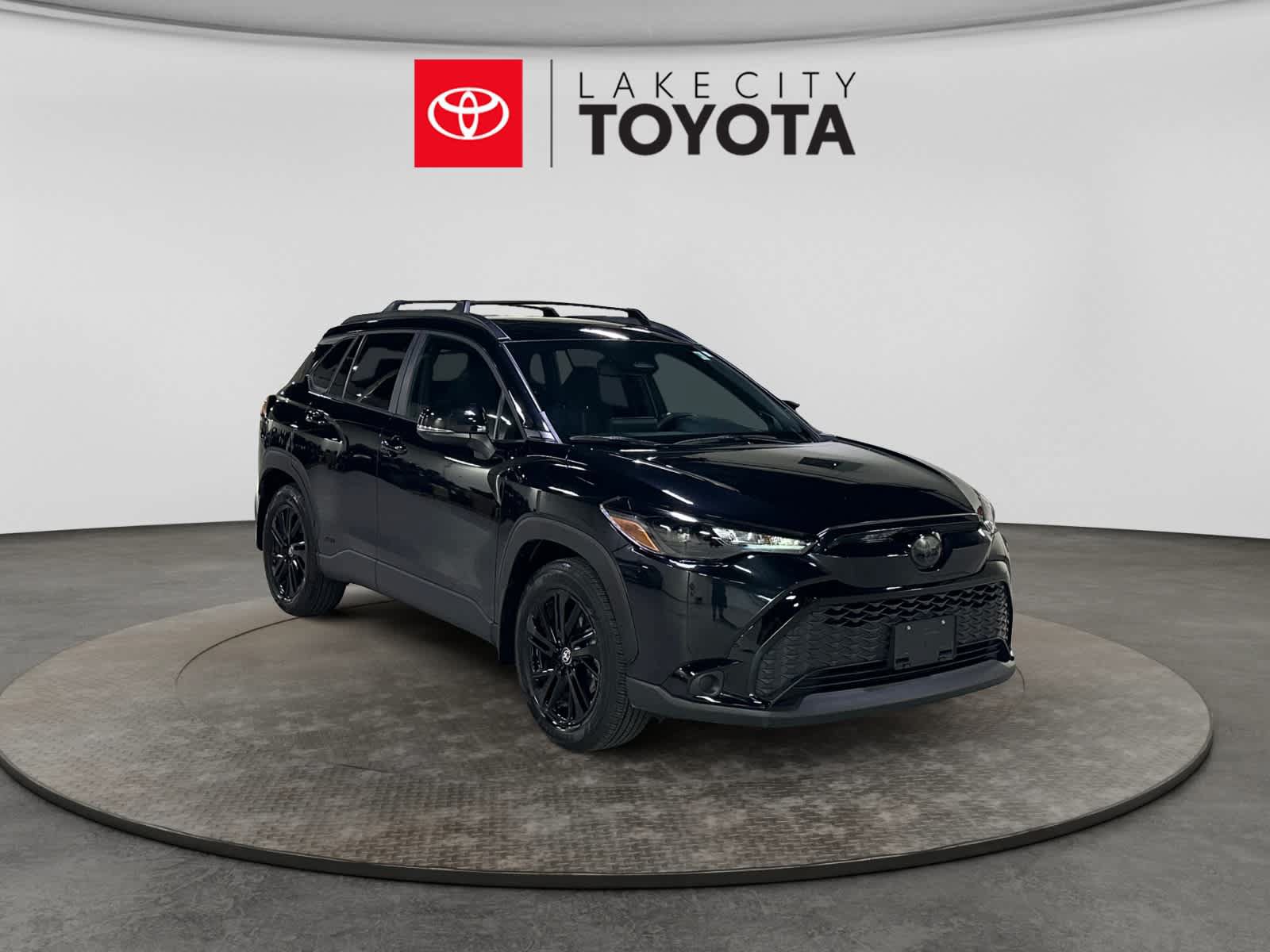Used 2024 Toyota Corolla Cross AWD Hybrid w/ Moonroof Package image 13