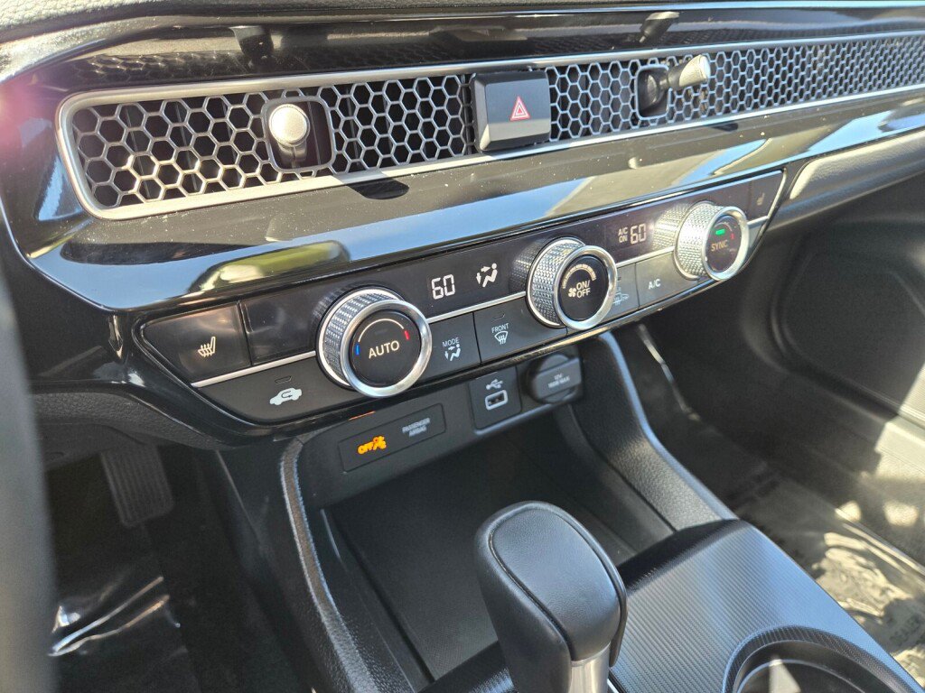 Certified 2024 Honda Civic EX-L image 18