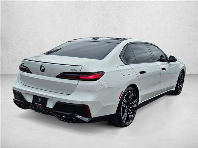 Certified 2025 BMW 760i xDrive image 5