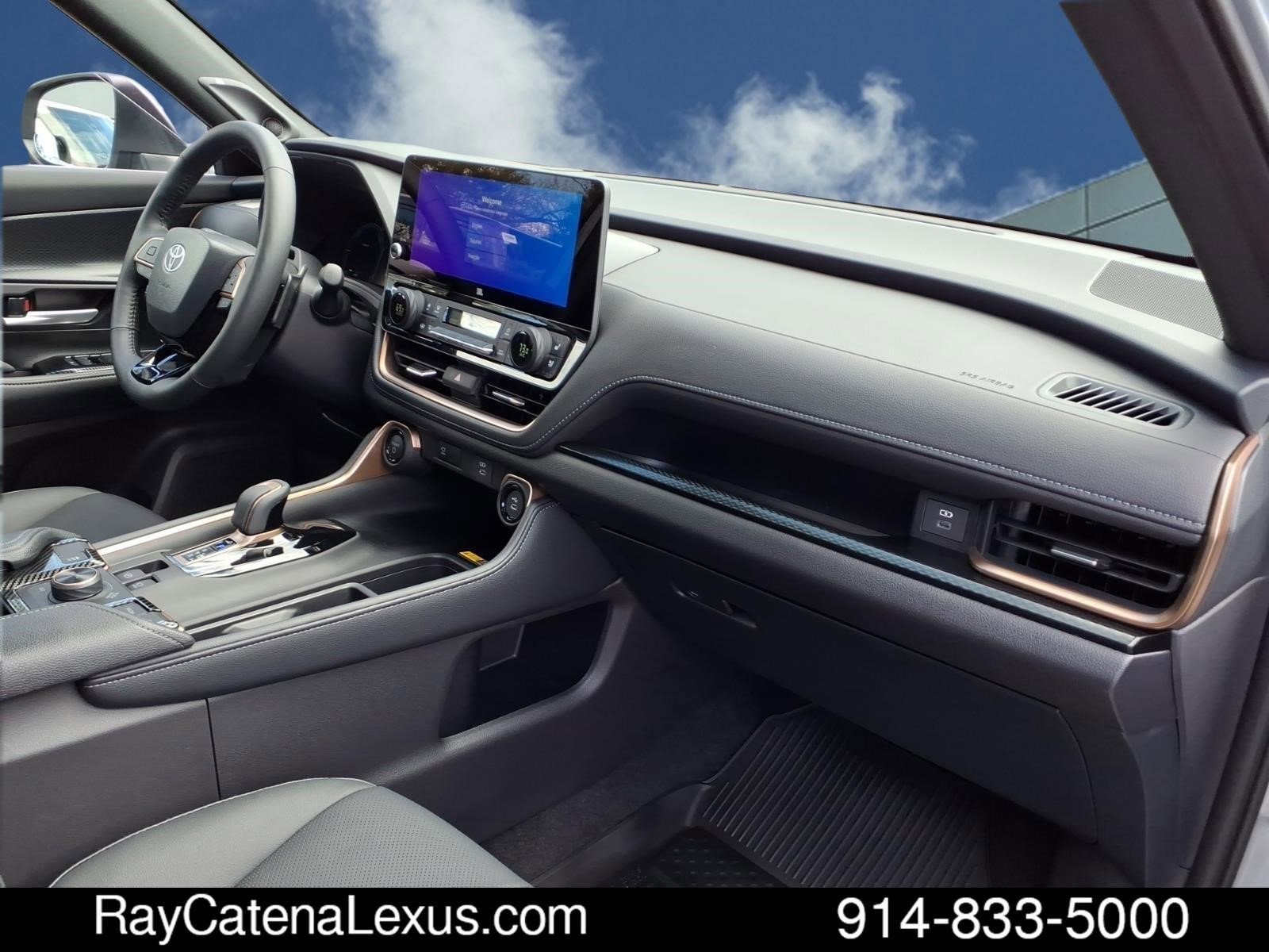 Used 2025 Toyota Grand Highlander AWD Hybrid image 23