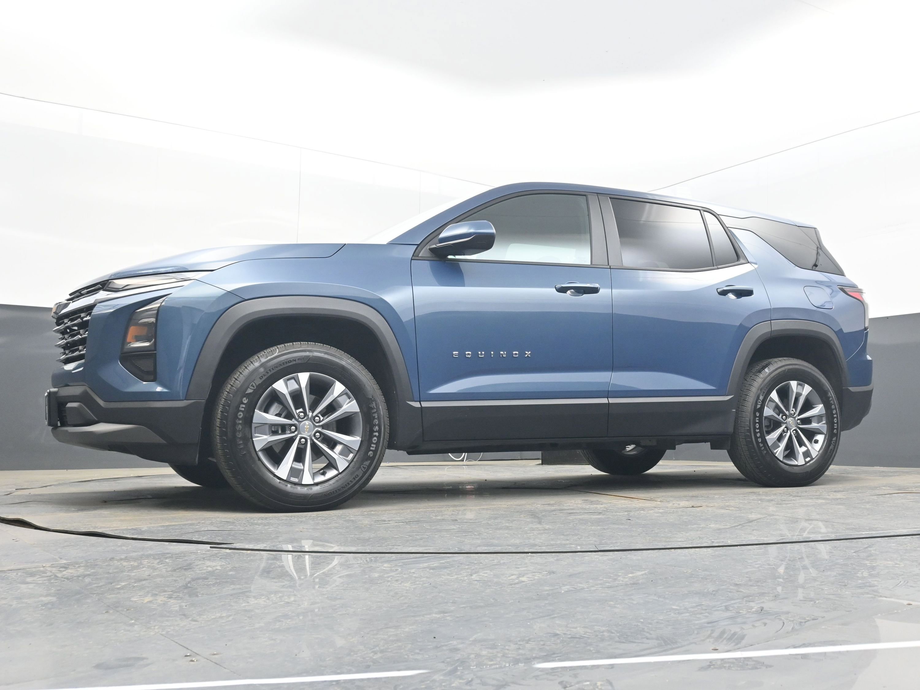 Used 2025 Chevrolet Equinox LT image 23