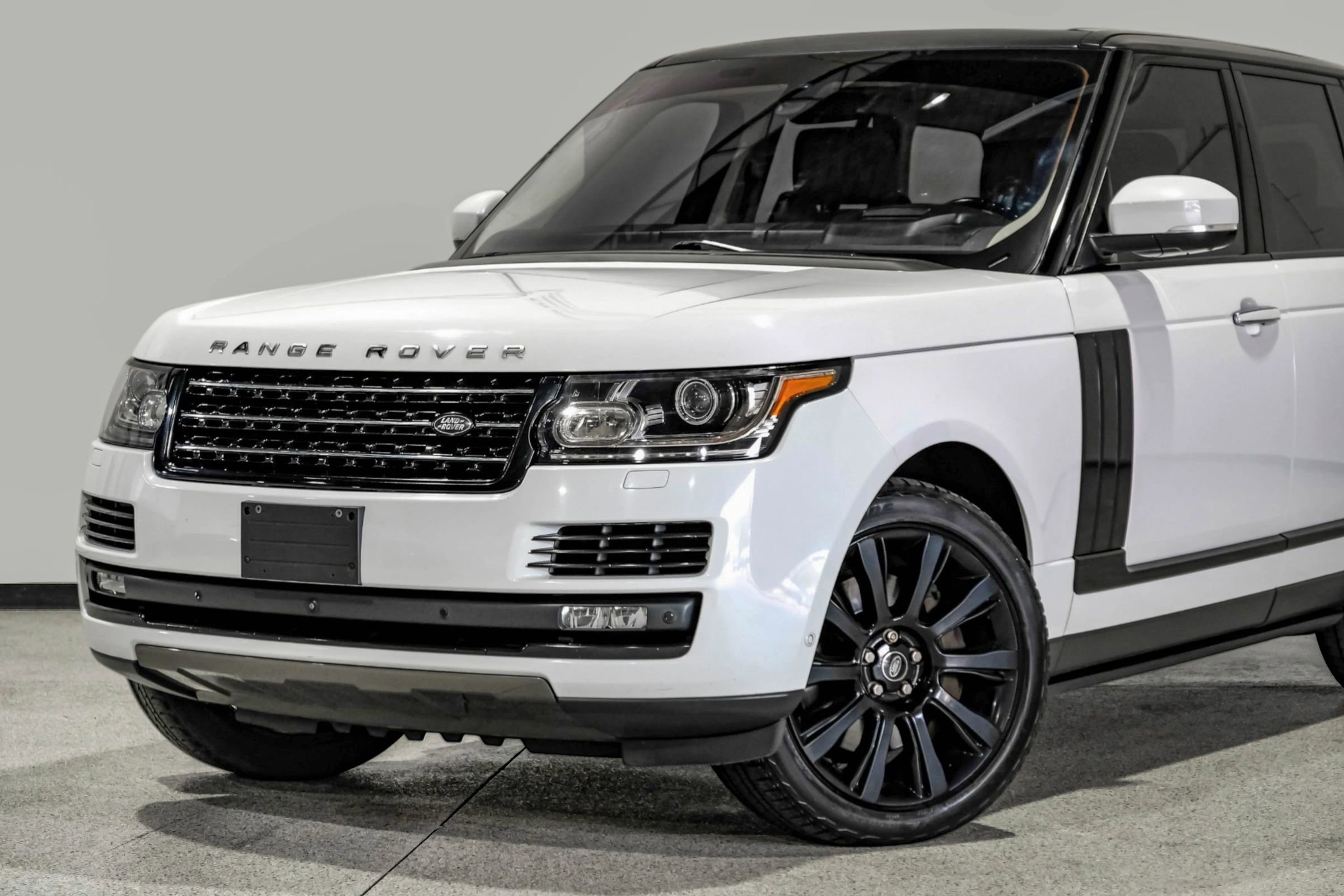 Used 2016 Land Rover Range Rover Autobiography image 11