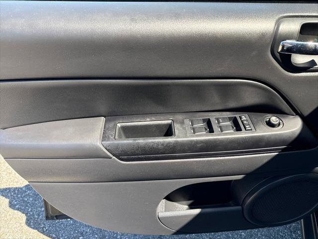 Used 2017 Jeep Compass Sport w/ Power Value Group FWD image 14