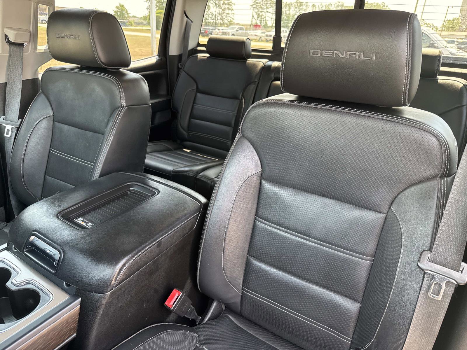 Used 2018 GMC Sierra 2500 Denali w/ Duramax Plus Package AWD/4WD image 27