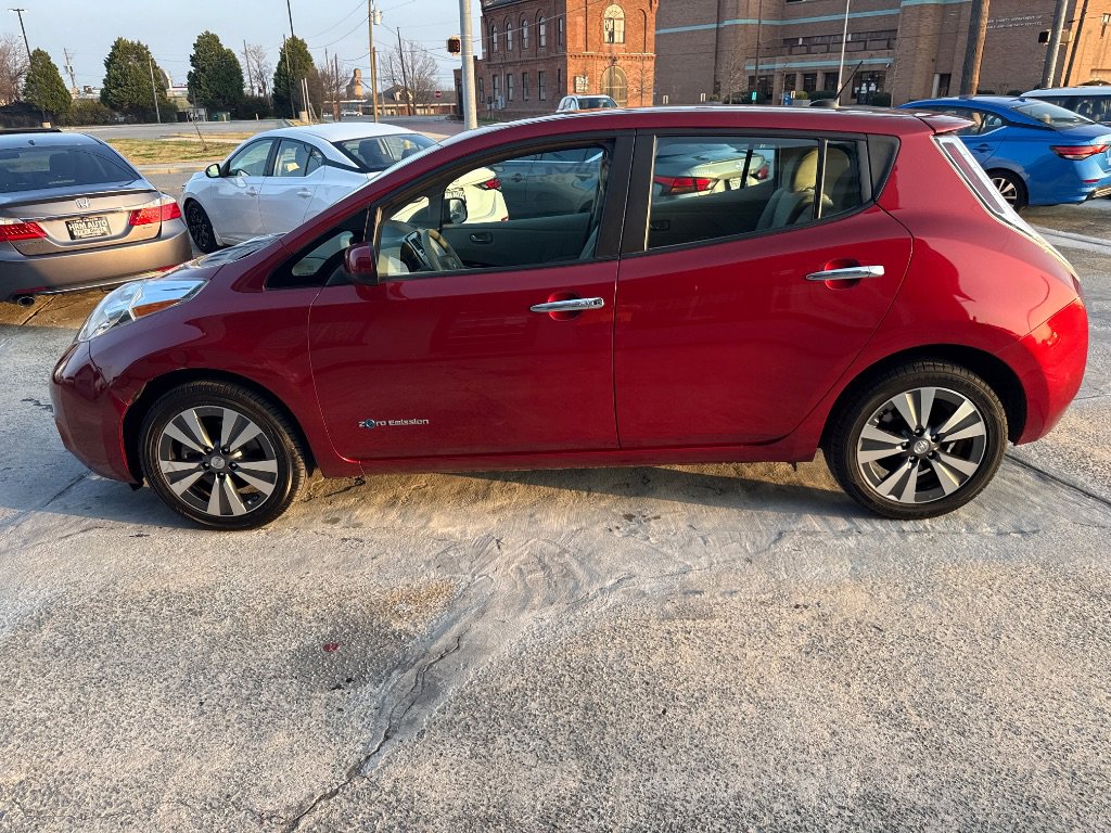 Used 2015 Nissan Leaf SV w/ LED & Quick Charge Package FWD image 7