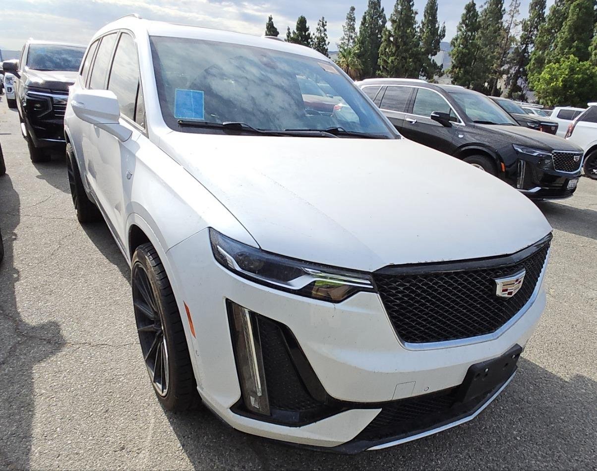 Used 2022 Cadillac XT6 Sport w/ Technology Package AWD/4WD image 15