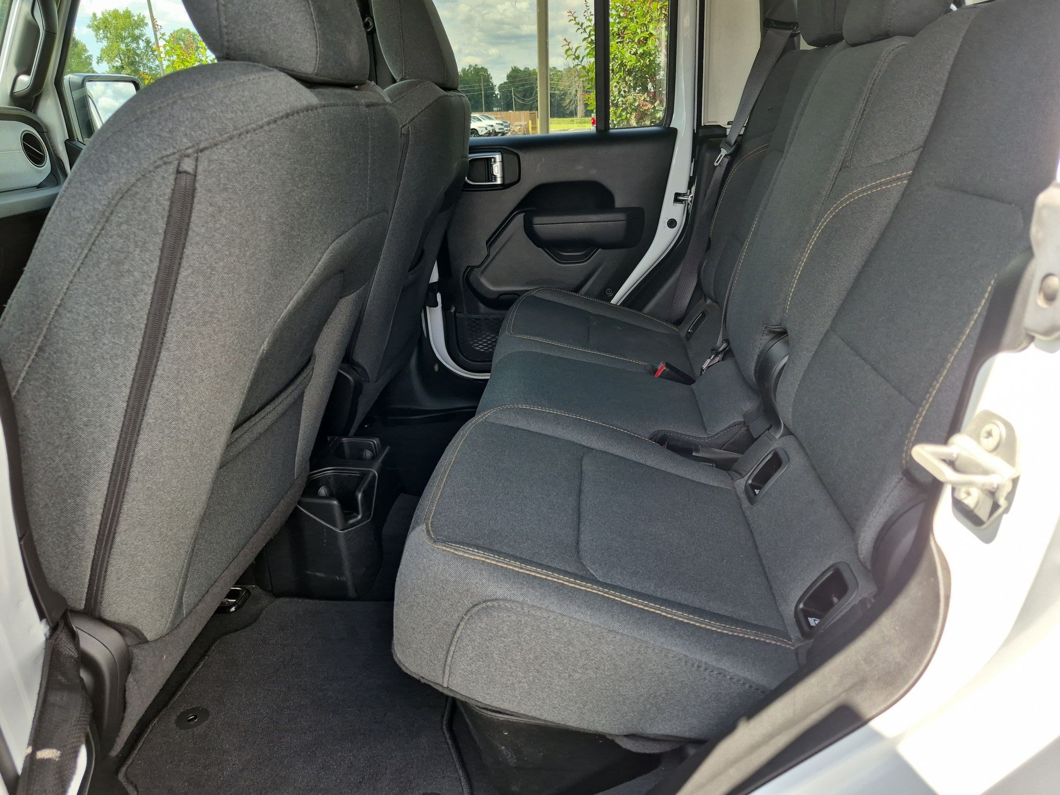Used 2025 Jeep Gladiator Sport AWD/4WD image 18