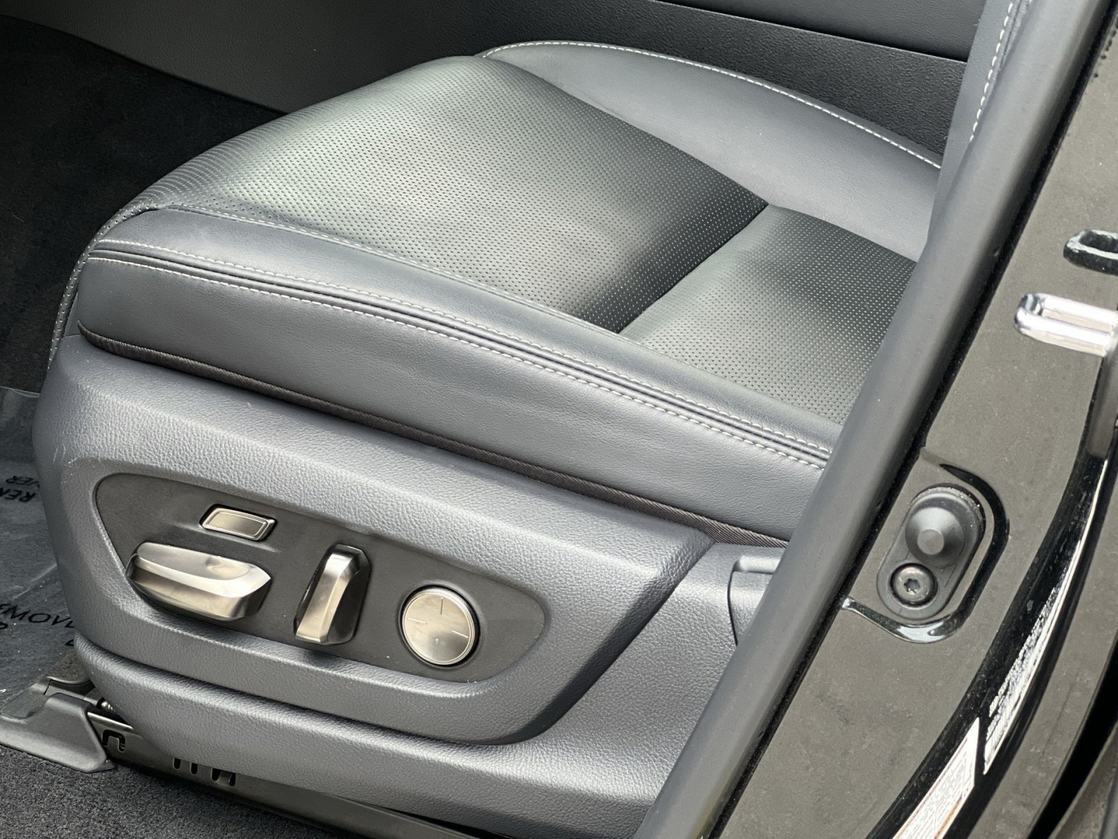 Used 2025 Lexus LX 700h F Sport AWD/4WD image 19