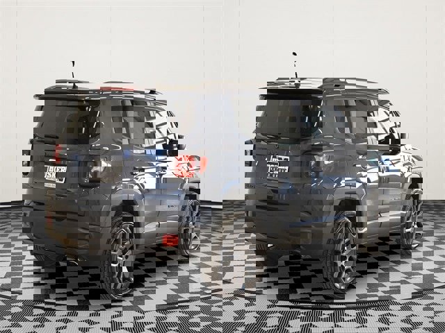 Used 2021 Jeep Renegade Latitude w/ Sun & Sound Group image 4