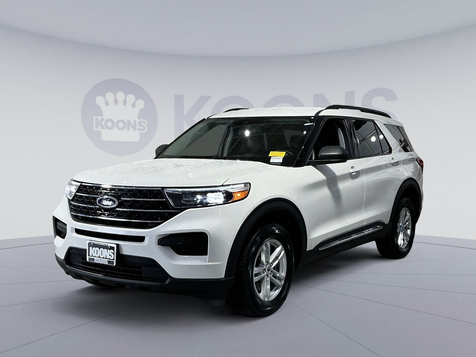 Used 2023 Ford Explorer XLT AWD/4WD image 1