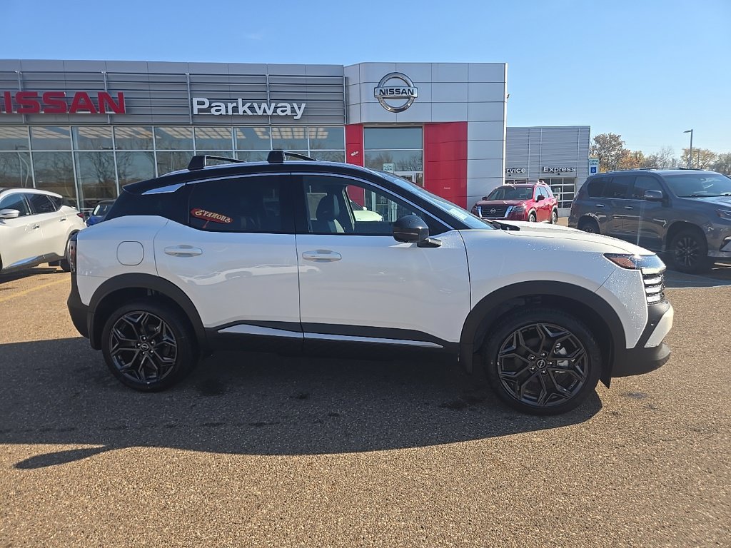 New 2026 Nissan Kicks SR w/ SR Premium Package AWD/4WD image 8