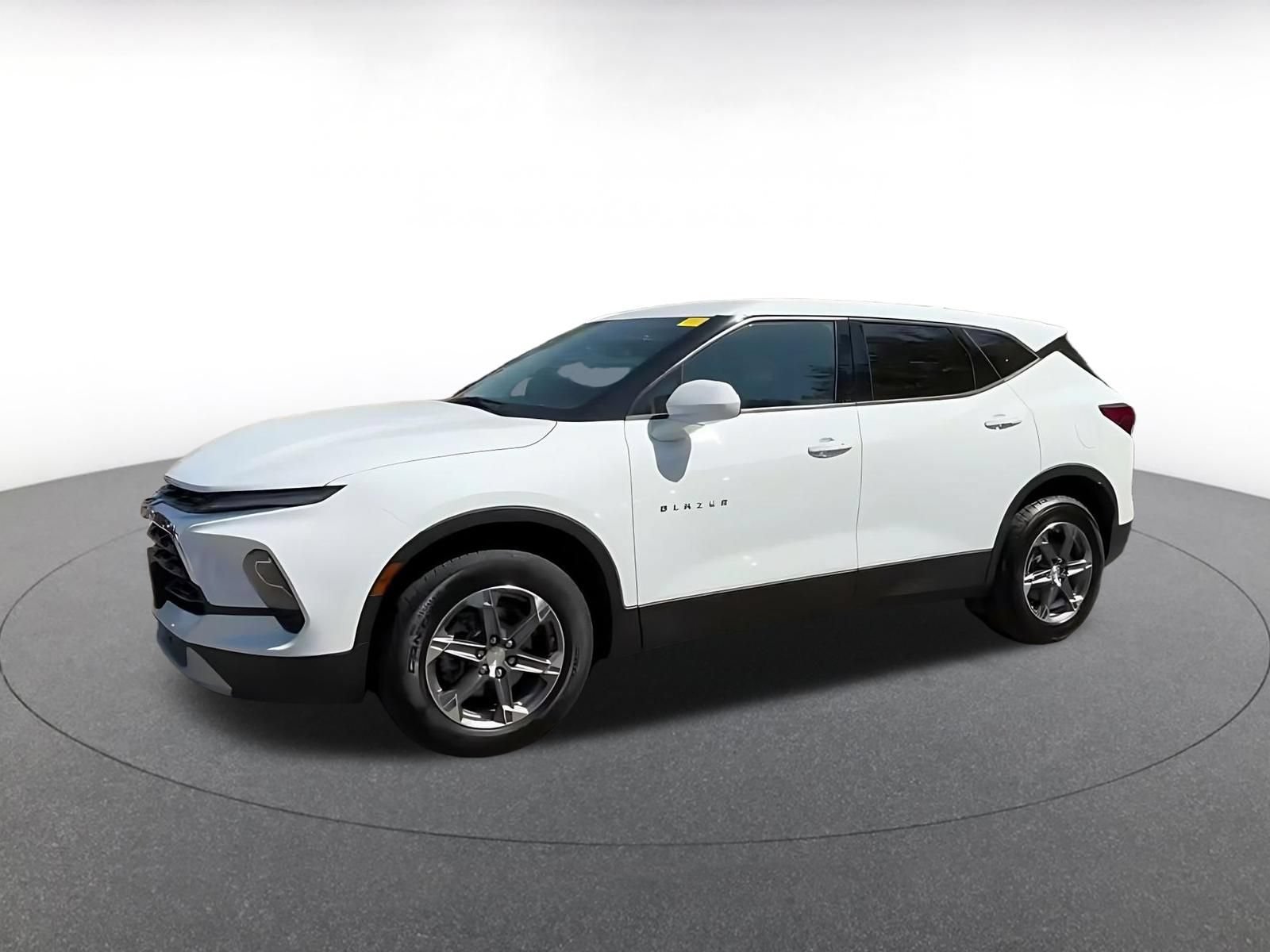 Used 2026 Chevrolet Blazer LT FWD image 7