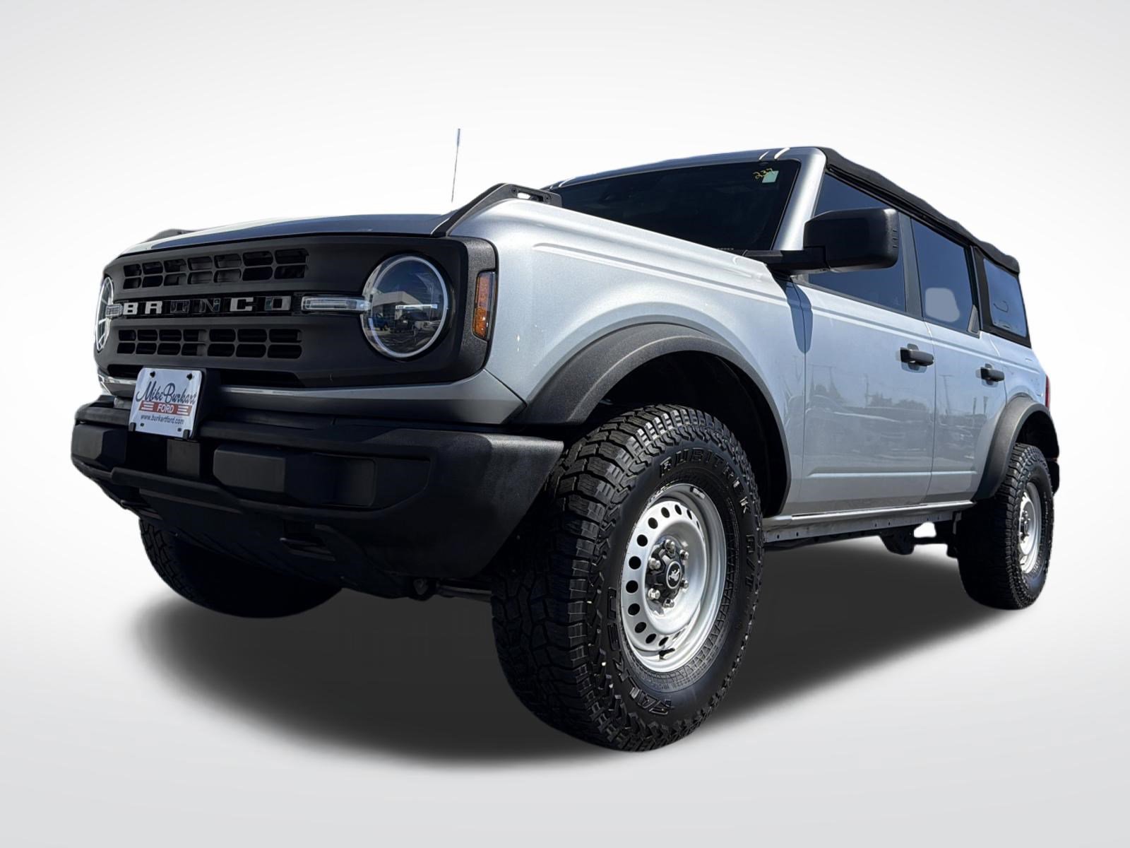 Used 2023 Ford Bronco 4-Door AWD/4WD image 2