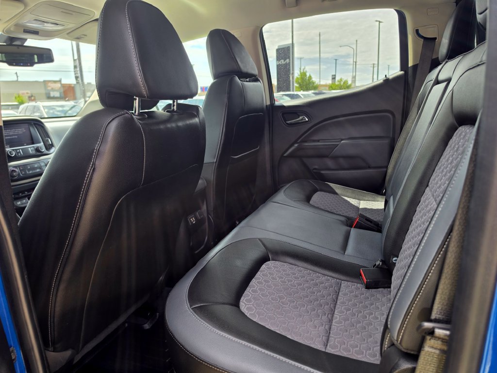 Used 2019 Chevrolet Colorado Z71 AWD/4WD image 11