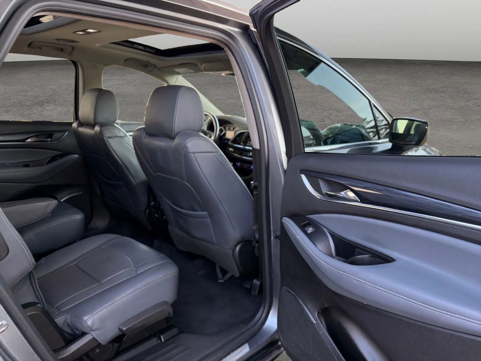 Used 2019 Buick Enclave Premium image 16