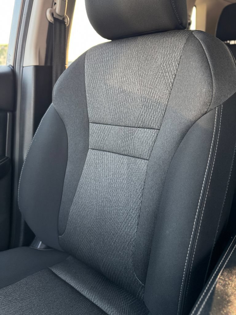 Used 2025 Nissan Rogue SV FWD image 31