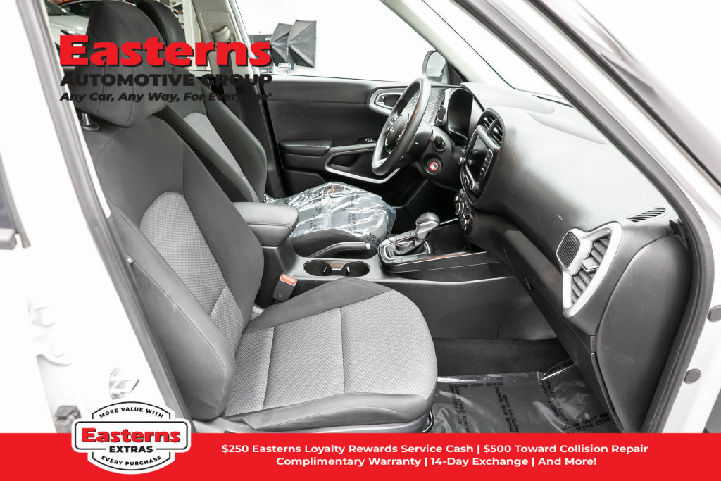 Used 2023 Kia Soul LX FWD image 24