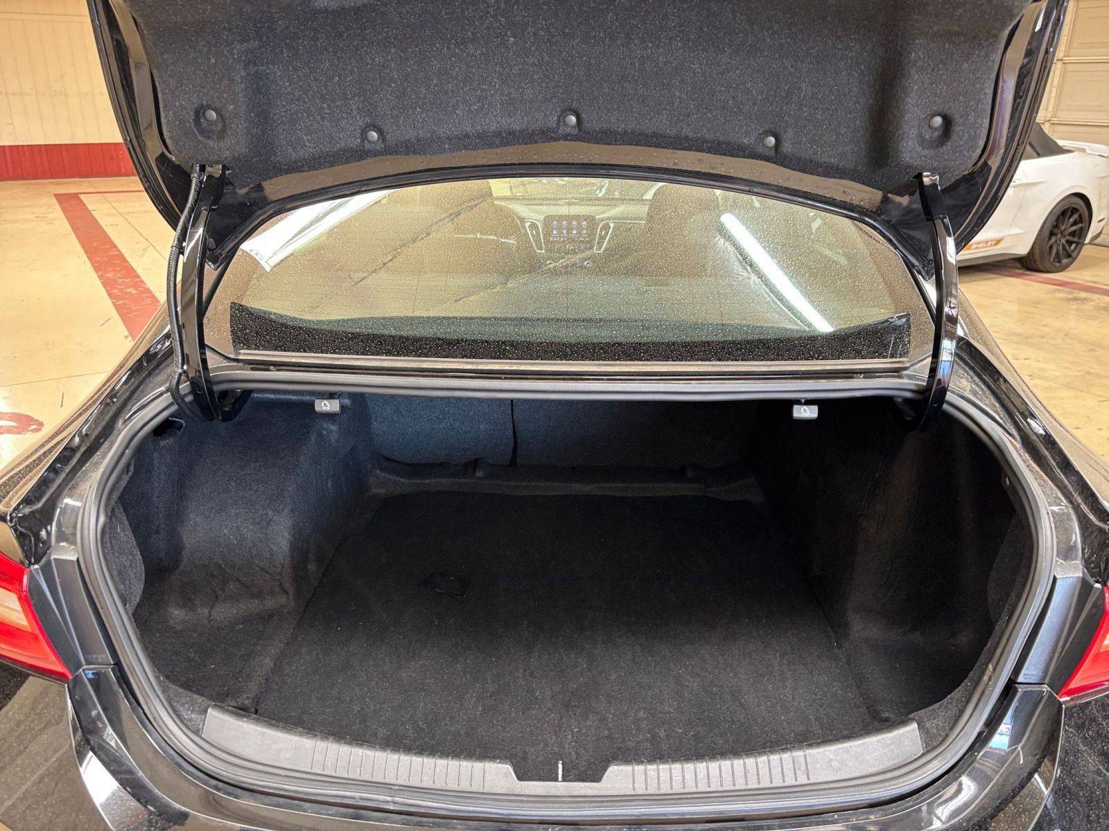 Used 2023 Chevrolet Malibu LT image 32