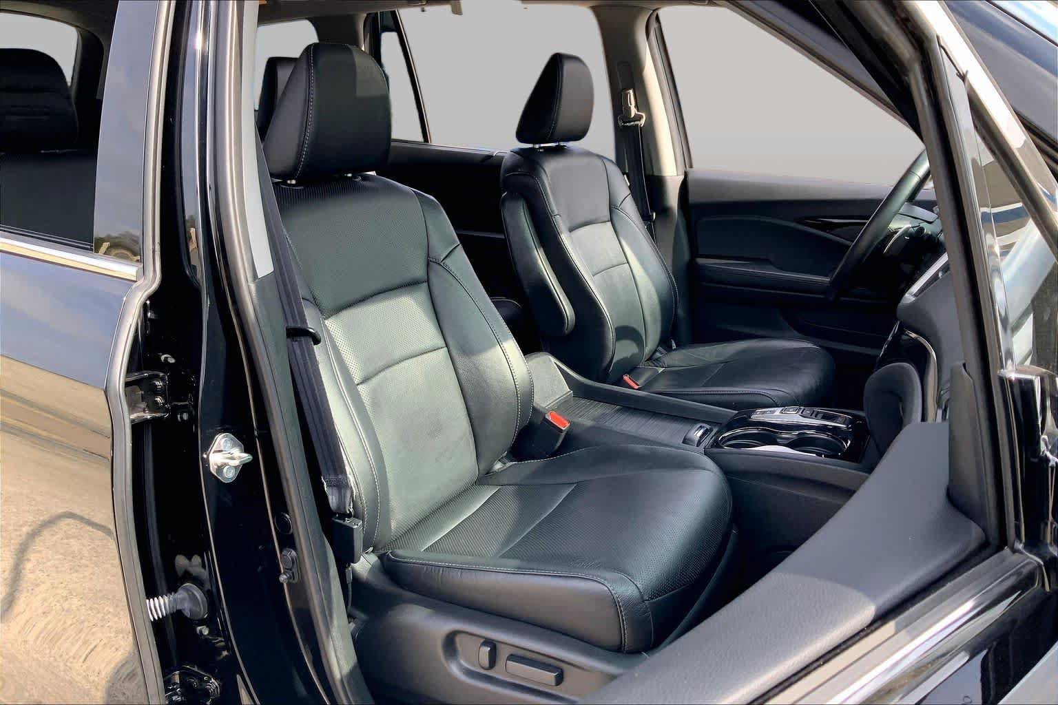 Certified 2017 Honda Pilot Elite image 9