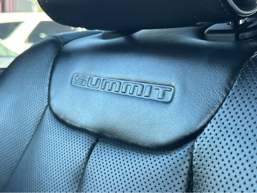 Used 2022 Jeep Grand Cherokee Summit w/ Advanced Protech Group IV AWD/4WD image 31