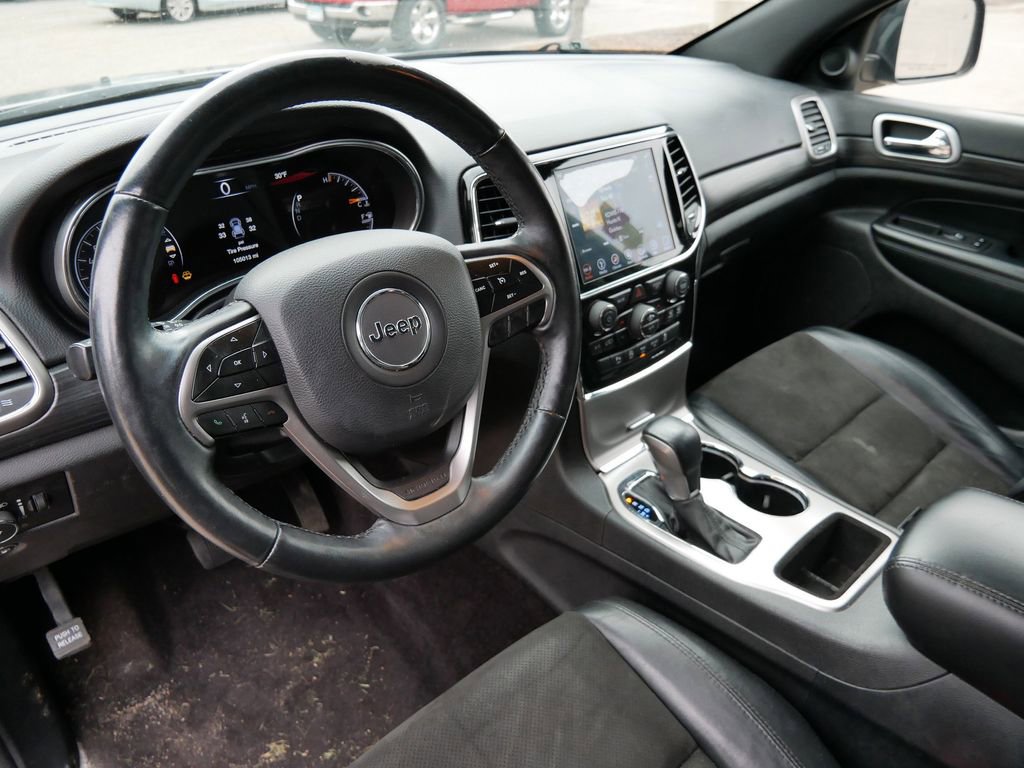 Used 2019 Jeep Grand Cherokee Altitude image 25