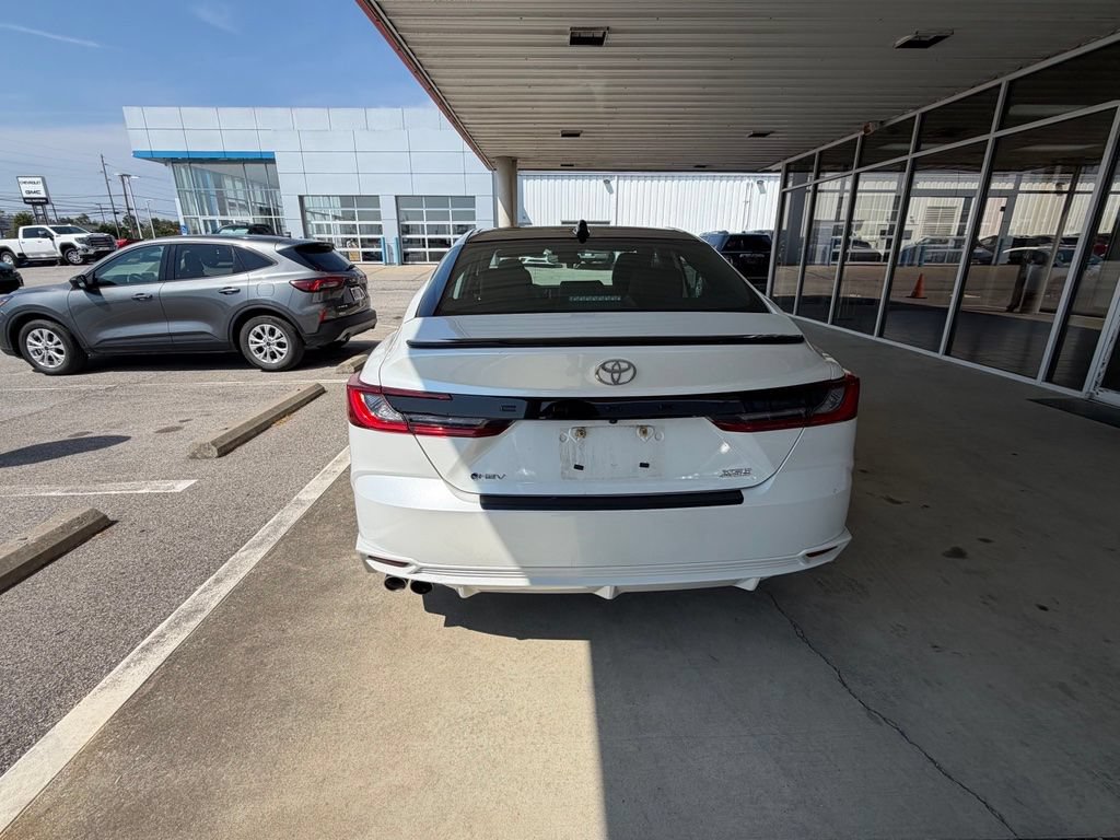 Used 2025 Toyota Camry XSE FWD image 4