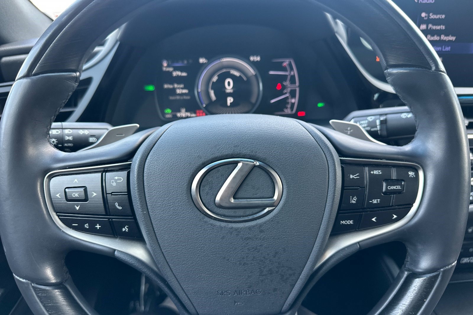Used 2022 Lexus ES 300h w/ Accessory Package FWD image 10