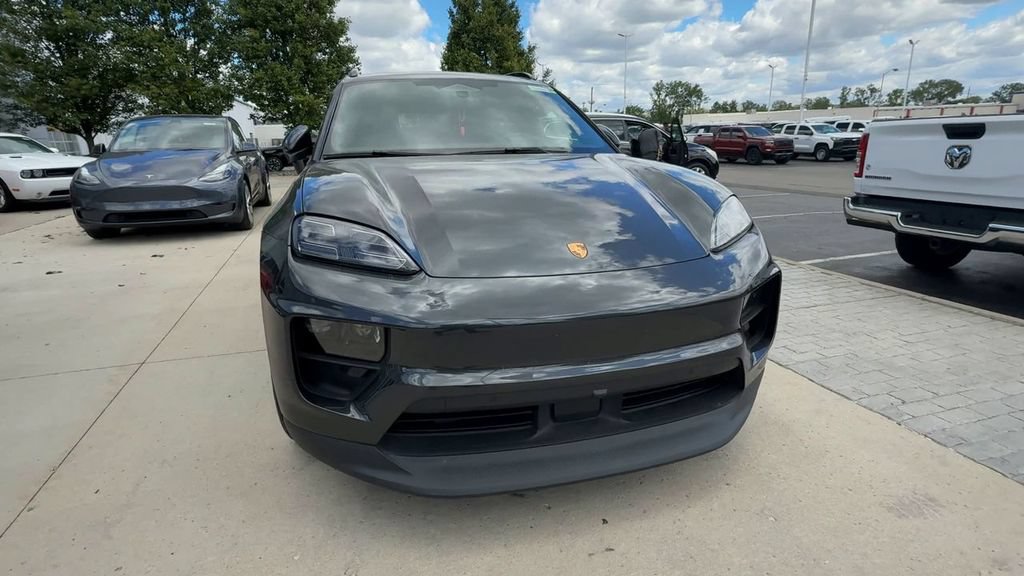 Used 2024 Porsche Macan 4 Electric AWD/4WD image 3