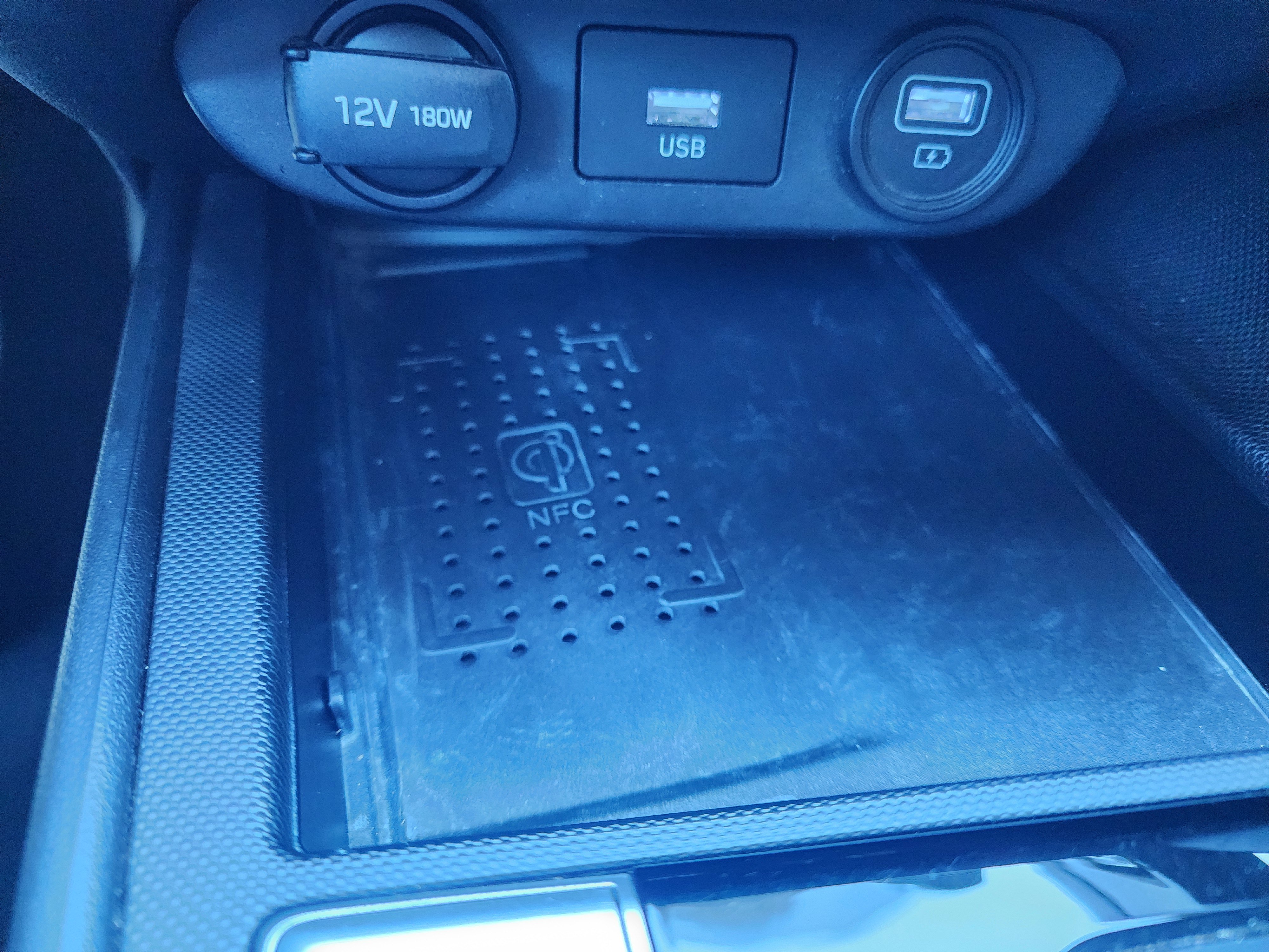 Used 2021 Hyundai Elantra Limited image 27