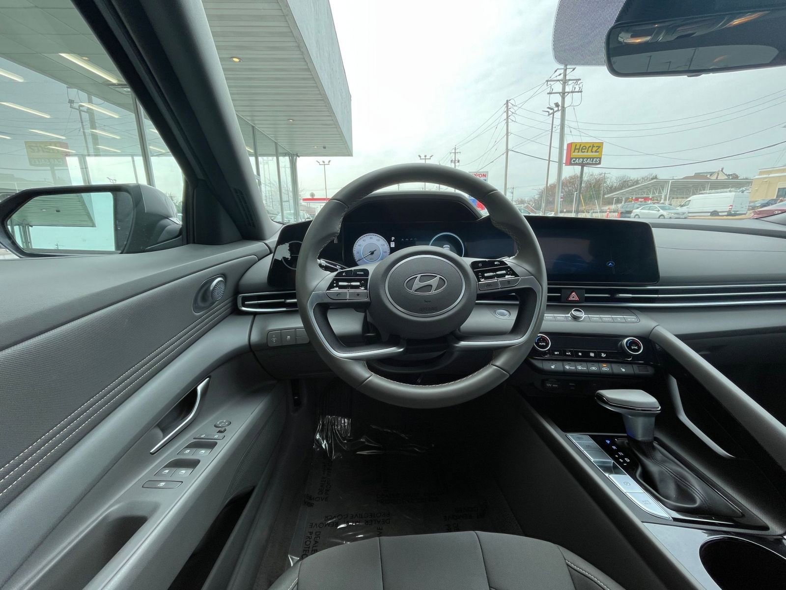 Used 2025 Hyundai Elantra SEL image 33