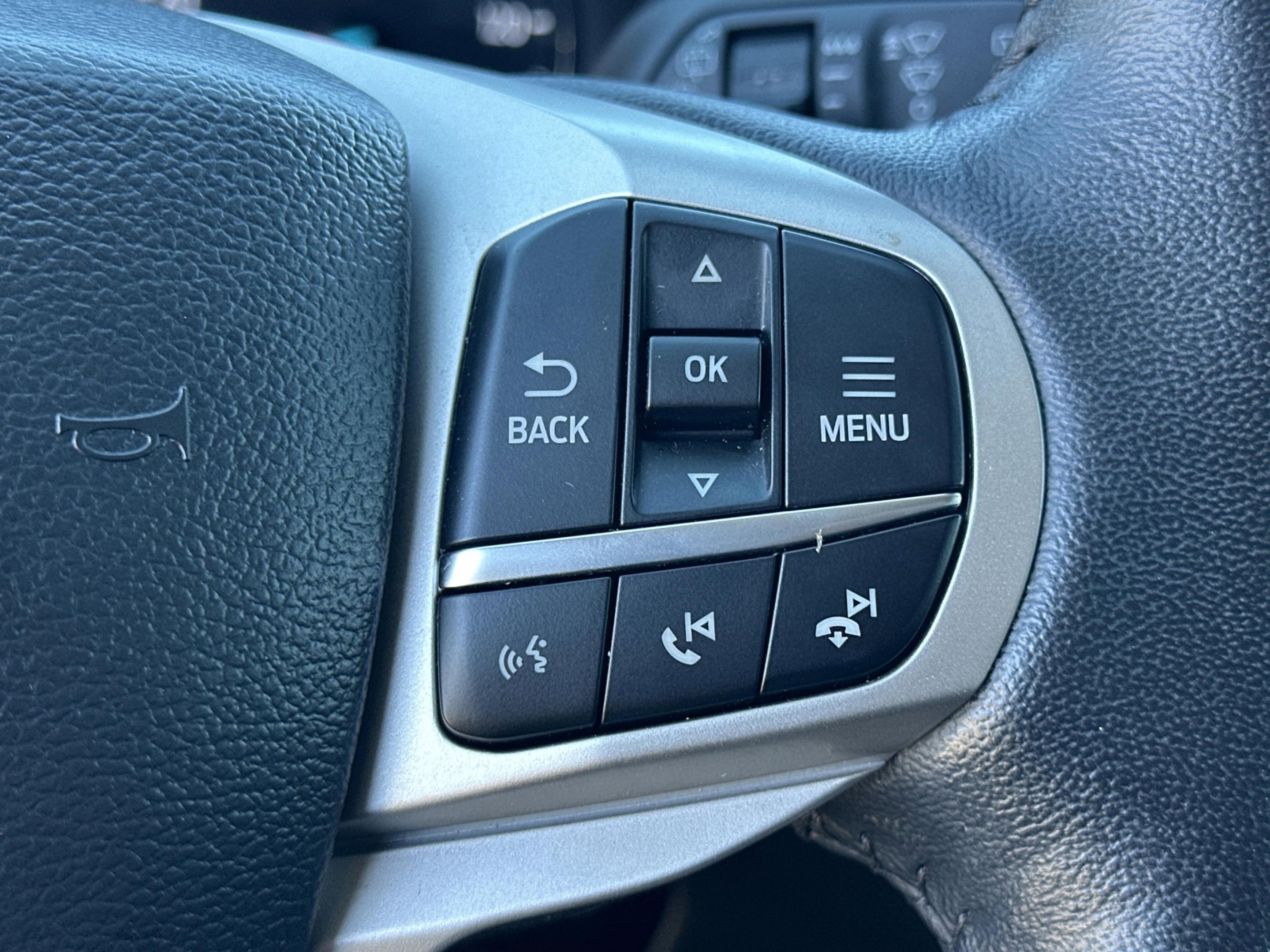 Used 2023 Ford Explorer XLT image 17