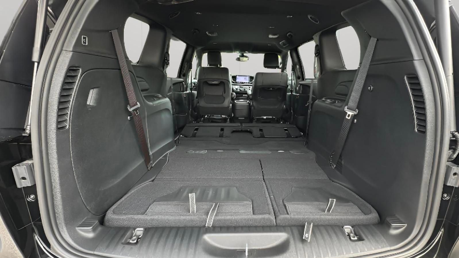 New 2025 Chrysler Pacifica Select image 29