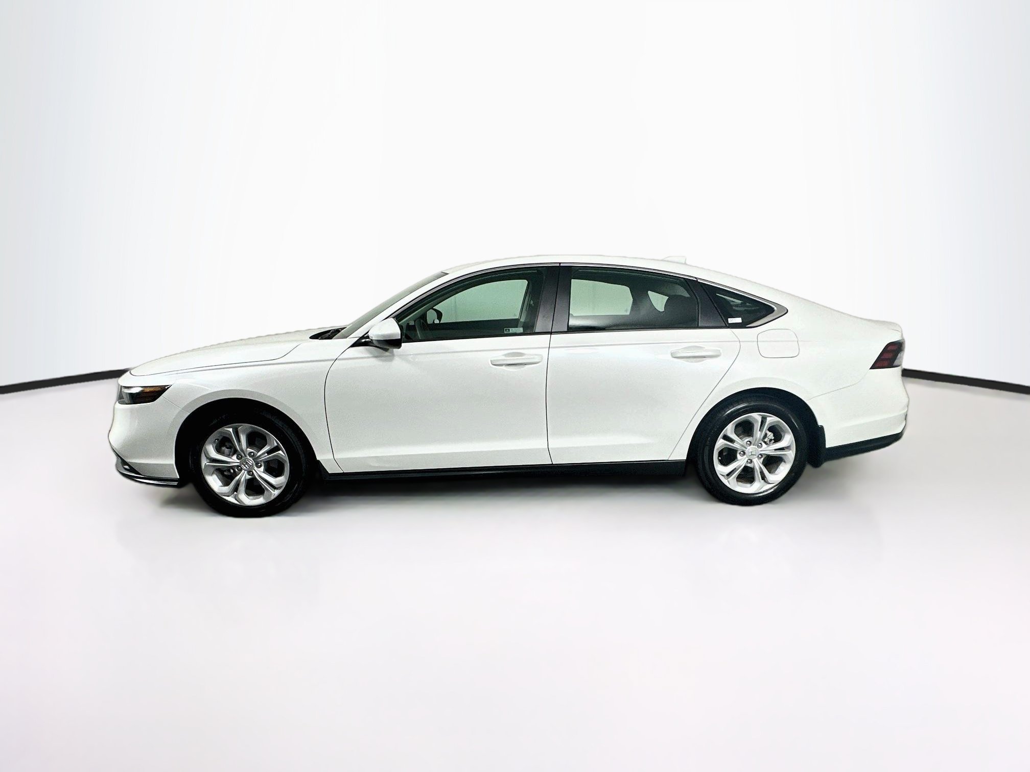 Used 2025 Honda Accord LX image 4