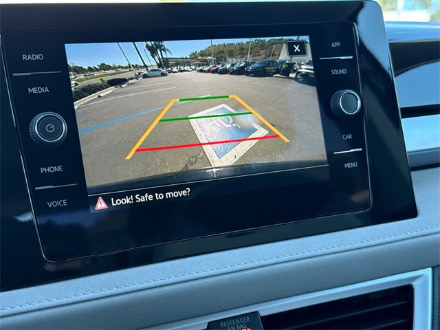 Used 2025 Volkswagen Taos SE image 32